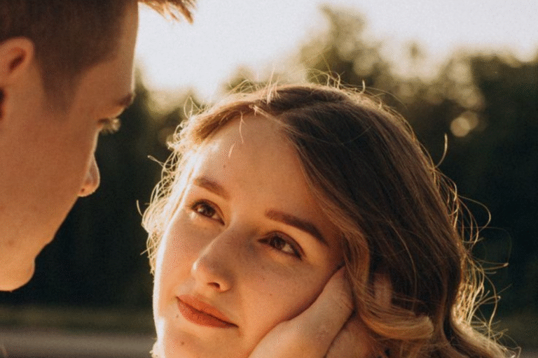 “How Can I Tell If a Guy Likes You?”: Revealing 7 Hidden Mistakes Women Make When Asking CM
